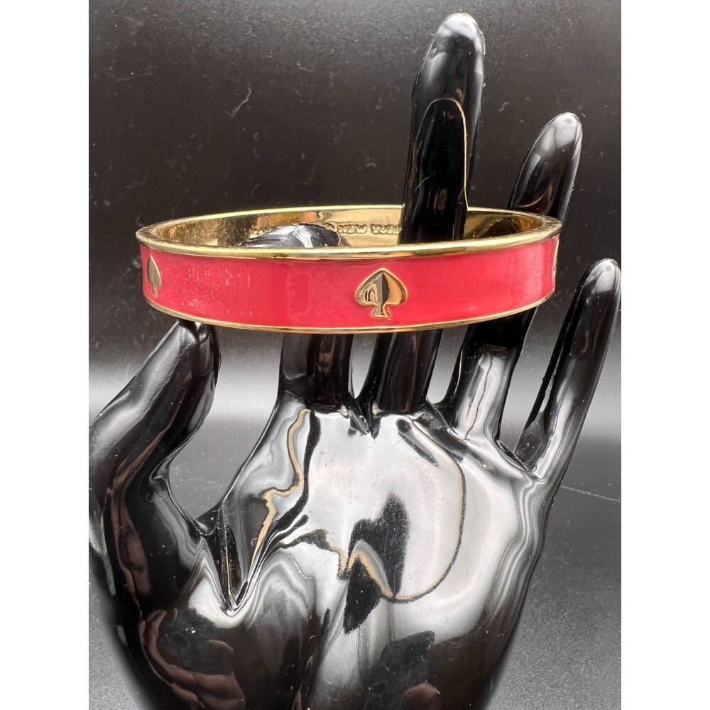 Kate Spade Spot The Spade Bangle 33$